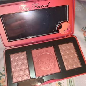 Too Faced Sweet Peach Glow Cheek Palette